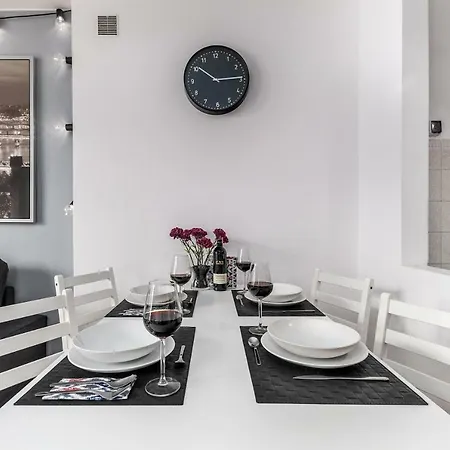 Dexter By Renters * 华沙