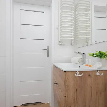 Dexter By Renters Warszawa